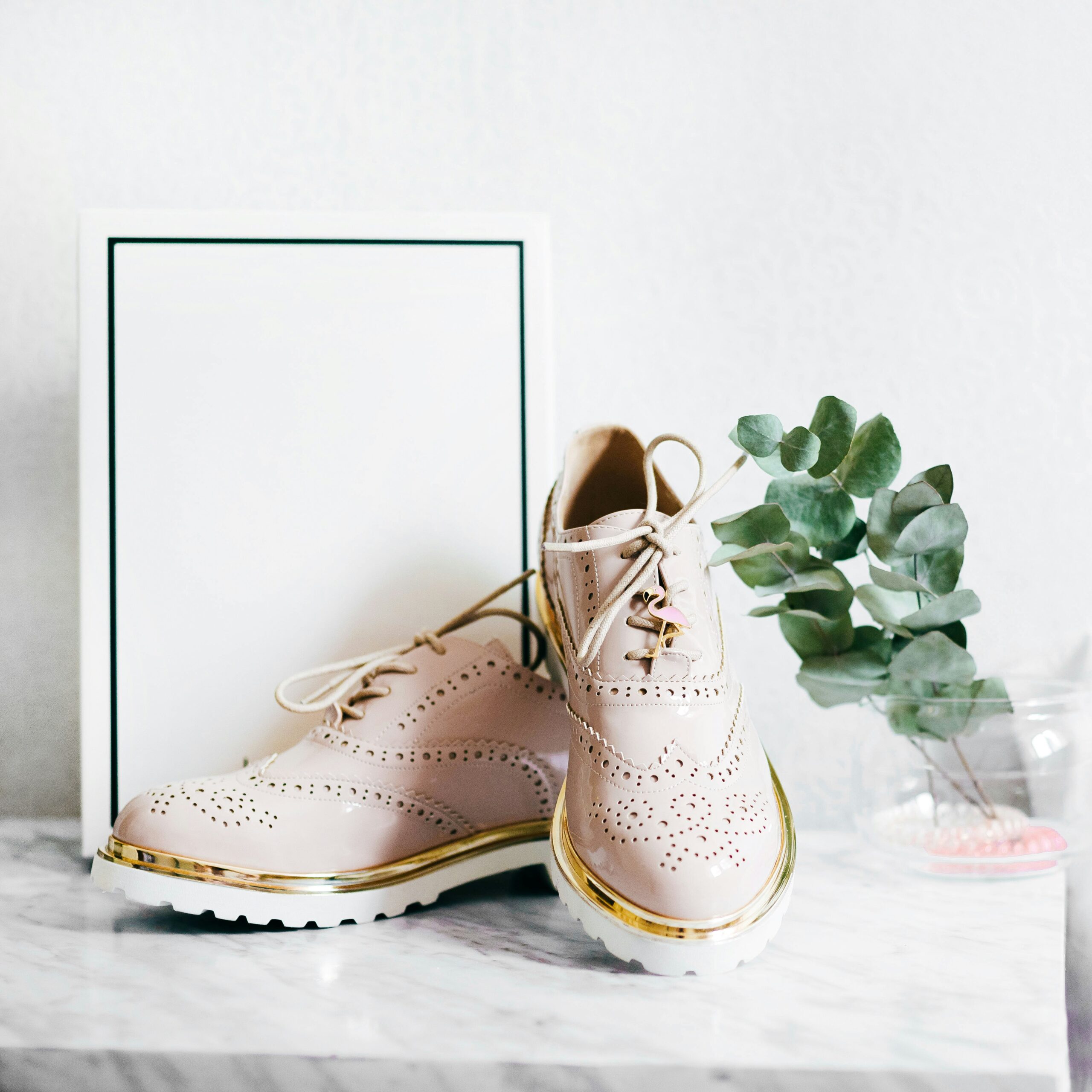 Flache Schuhtrends für Damen im Herbst und Winter 2026 mit Loafern, Schnürschuhen und Boots