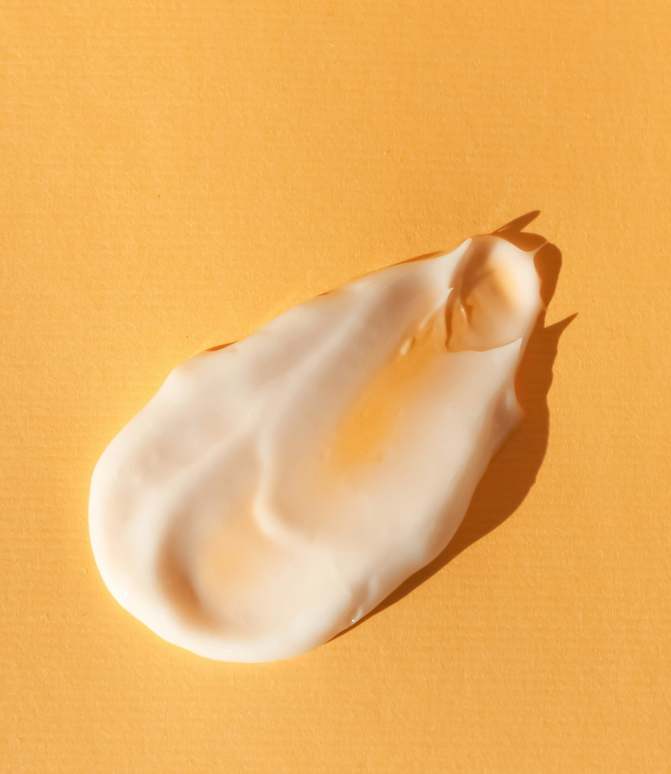 Creme Textur und hochwertige Gesichtspflege