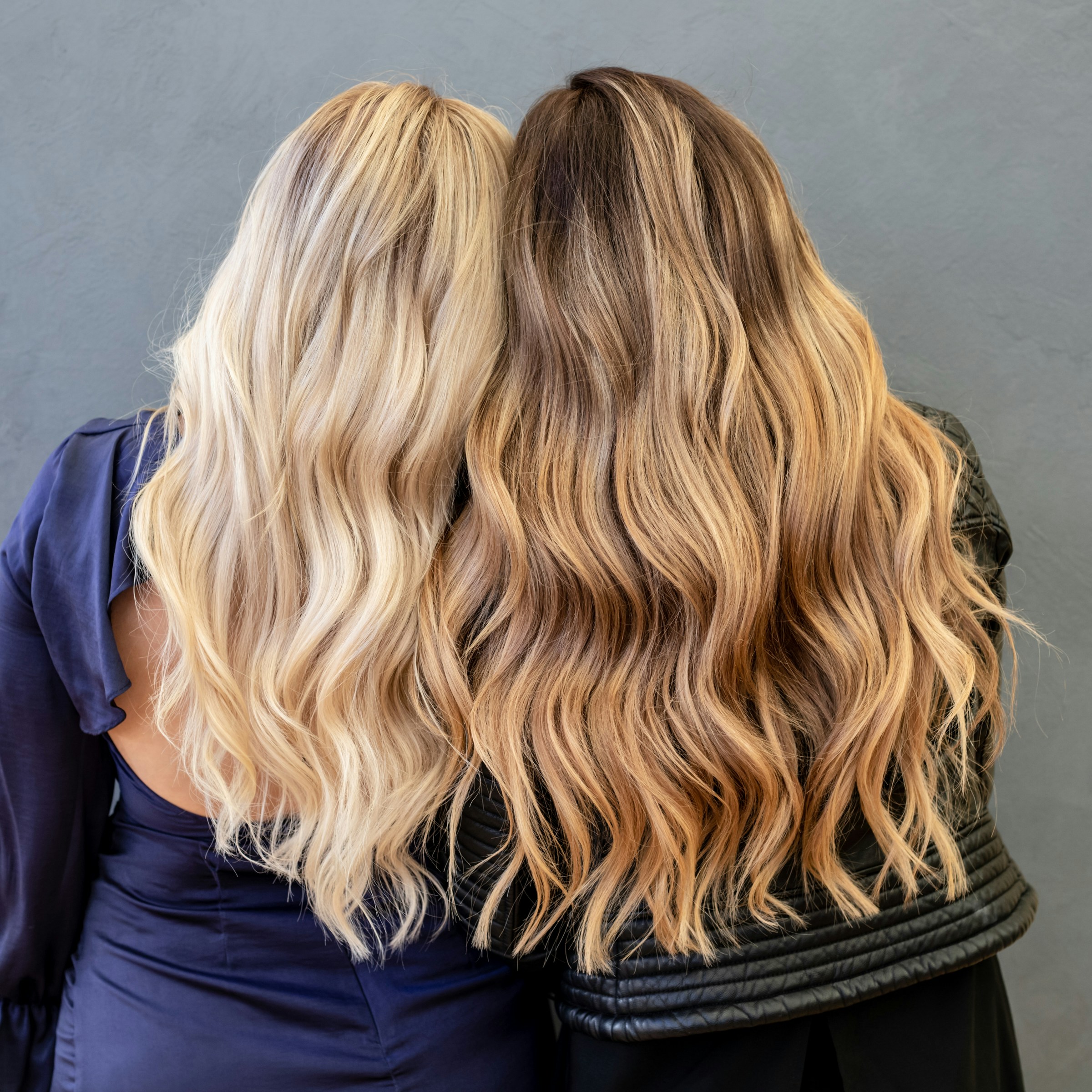 Haarpflege Routine für welliges und lockiges Haar — glänzende natürliche Wellen als Pinterest-Motiv